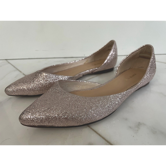 ALL BLACK Sz Euro 36.5 US 6.5 Women’s Shimmery Pale Rose Gold Pointed Toe Flats - Picture 2 of 8